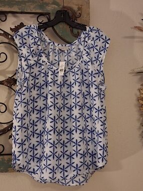 LOFT Sleeveless Tank Top. NWT Size Small ☆Reasonable Offers Welcome☆
